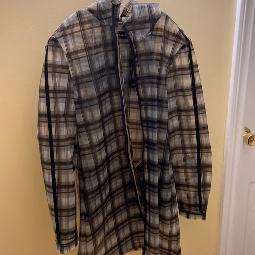 Burberry styled zara rain coat! Worn twice! size S